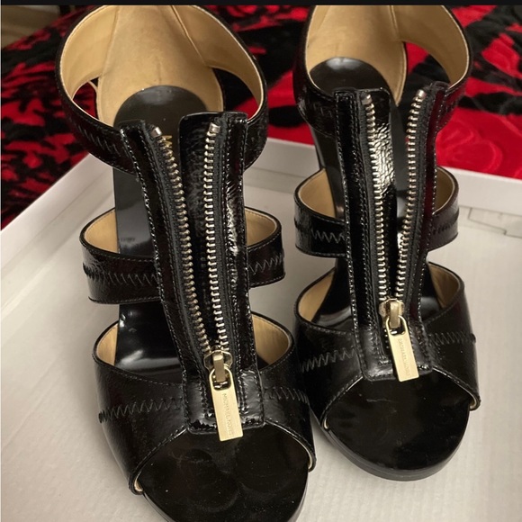 Black Michael Kors heels - Picture 3 of 3